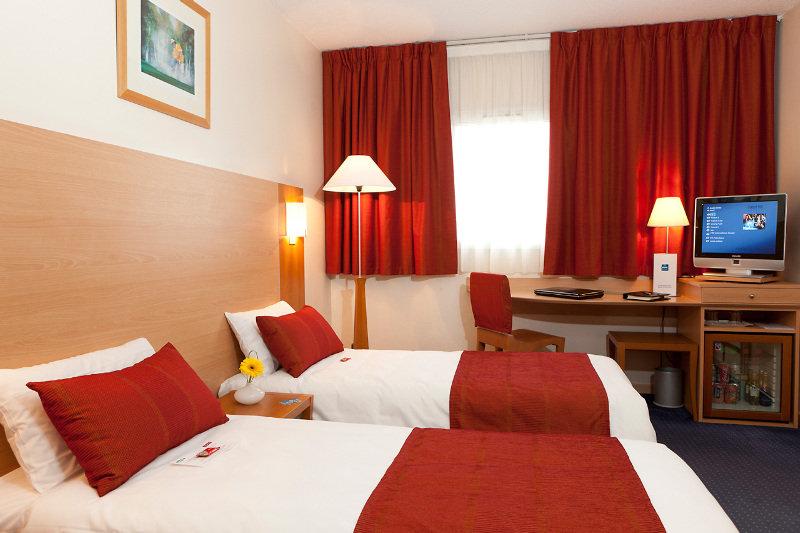 Hotel Forest Hill Meudon Velizy Bilik gambar